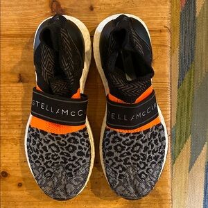 Women’s Adidas by Stella McCartney size 7.5 x Ultra Boost 3D knit sneaker